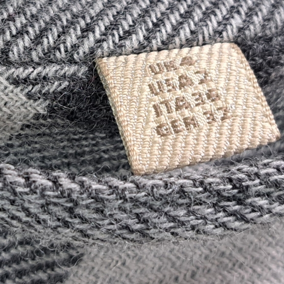 Burberry Double Breasted Pea Coat Jacket Zip Cuffs Peplum Pleated Gray Wool 2 US - Picture 11 of 16